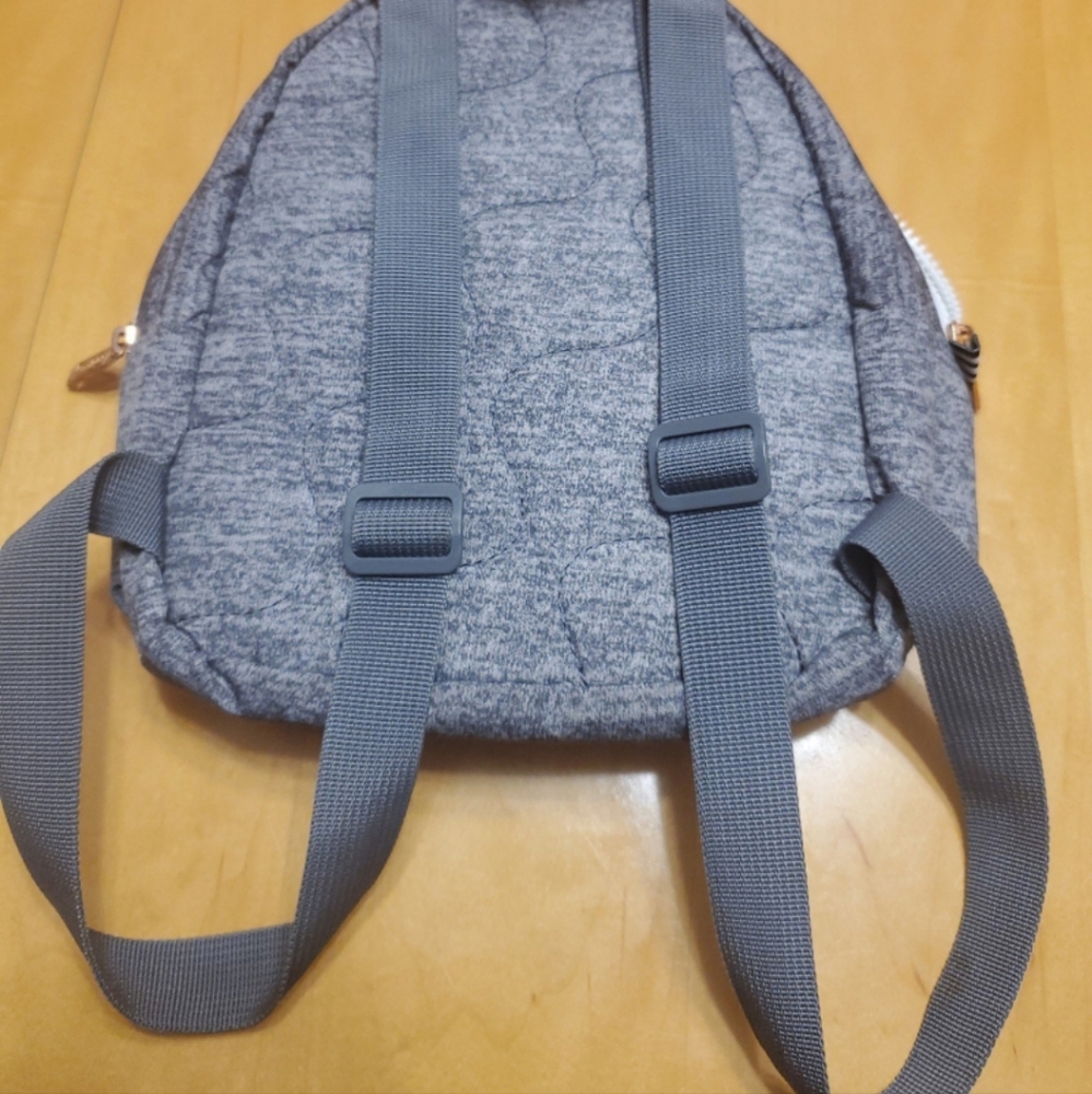 X- posted •Adidas mini backpack/purse• EUC, sanitized & ready• adjustable straps - Picture 7 of 12